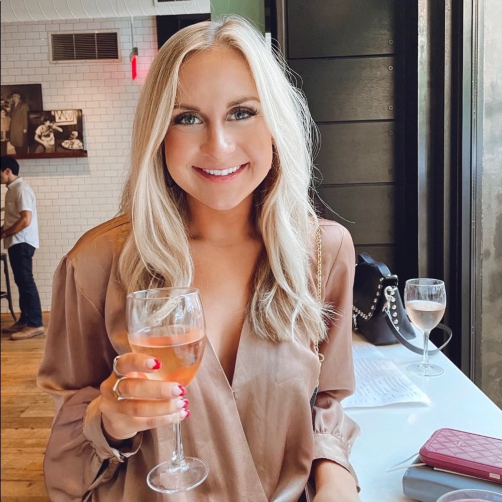 Meet your Posher, Caroline